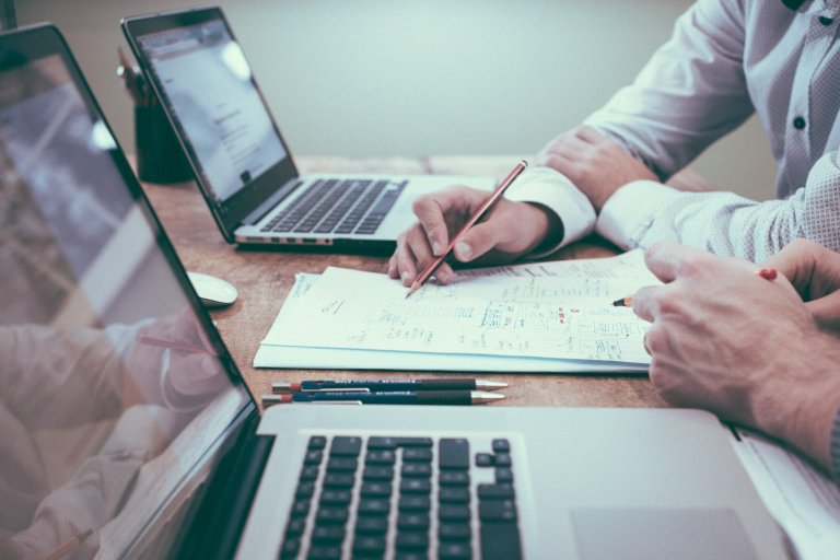 A career in government contracting and acquisition lets you keep the best parts of military life and ditch the rest